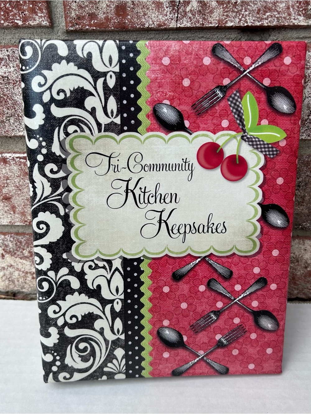 Tri-Community Kitchen Keepsakes Cookbook W.E.B. Assoc Welling Eldon Briggs 2013